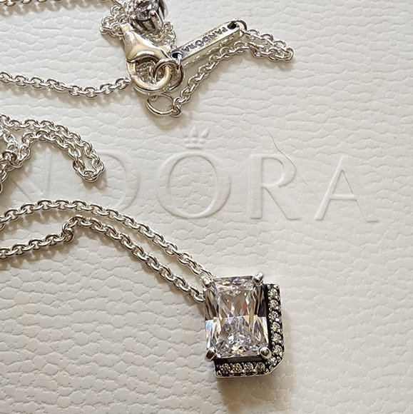 Pandora Rectangular Sparkling Halo Collier Necklace 17.7 IN - Picture 3 of 8